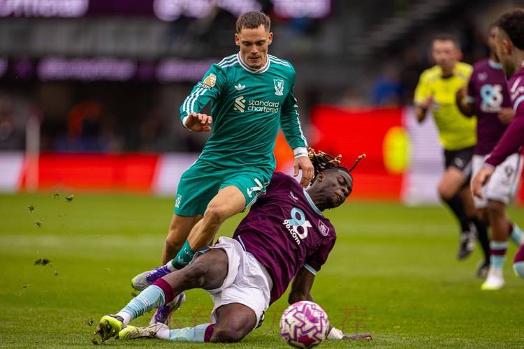 维尔茨进球 利物浦战平伯恩利